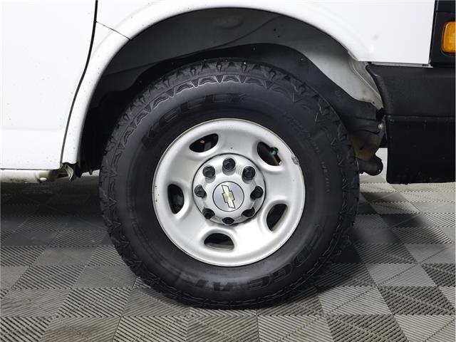 2020 Chevrolet Express 2500 Base (Stk: A20589) in Calgary - Image 4 of 16