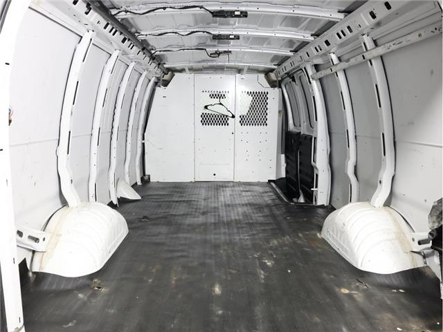 2020 Chevrolet Express 2500 Base (Stk: A20589) in Calgary - Image 10 of 16