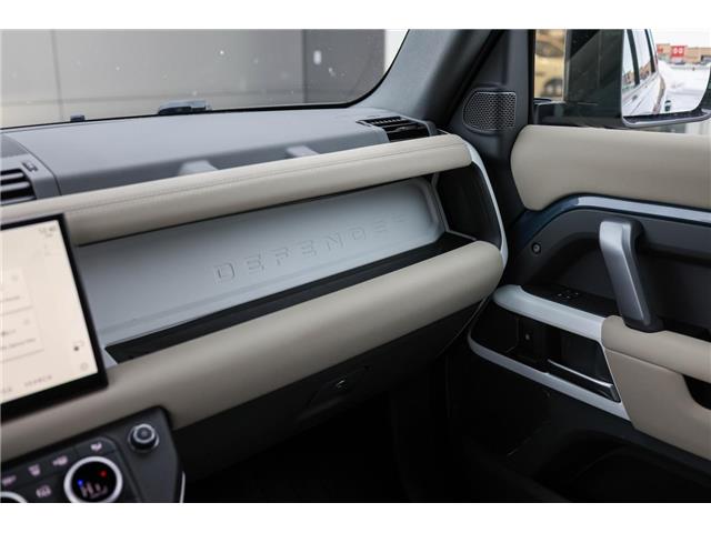 2023 Land Rover Defender X-Dynamic SE (Stk: TL18157) in London - Image 19 of 37