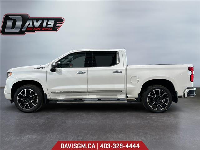 2023 Chevrolet Silverado 1500 High Country (Stk: 302607) in Lethbridge - Image 2 of 15