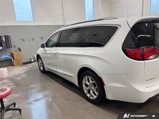 2020 Chrysler Pacifica Touring-L (Stk: 164654) in London - Image 6 of 26