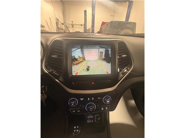 2016 Jeep Cherokee Trailhawk in Saskatoon - Image 12 of 17 2016 Jeep Cherokee Trailhawk in Saskatoon - Image 12 of 17