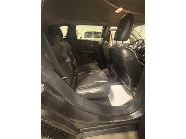 2016 Jeep Cherokee Trailhawk in Saskatoon - Image 16 of 17 2016 Jeep Cherokee Trailhawk in Saskatoon - Image 16 of 17
