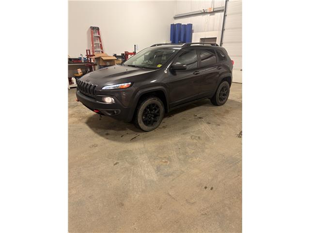 2016 Jeep Cherokee Trailhawk in Saskatoon - Image 4 of 17 2016 Jeep Cherokee Trailhawk in Saskatoon - Image 4 of 17