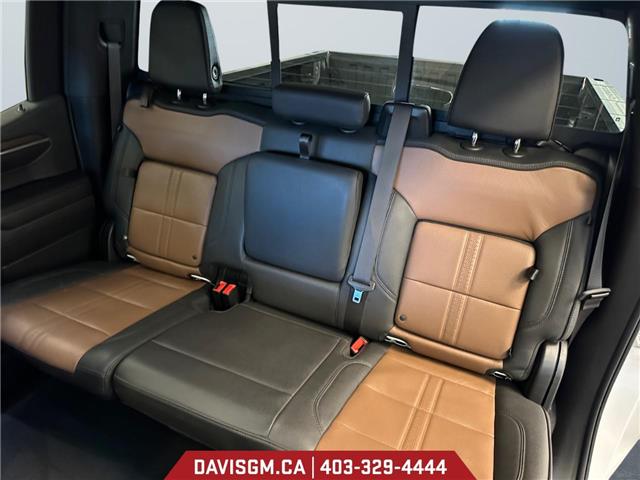 2023 Chevrolet Silverado 1500 High Country (Stk: 302607) in Lethbridge - Image 13 of 15