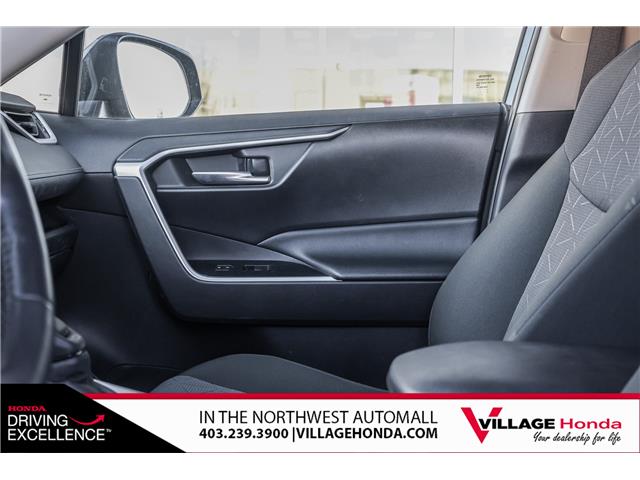 2021 Toyota RAV4 XLE (Stk: B9018) in Calgary - Image 28 of 33