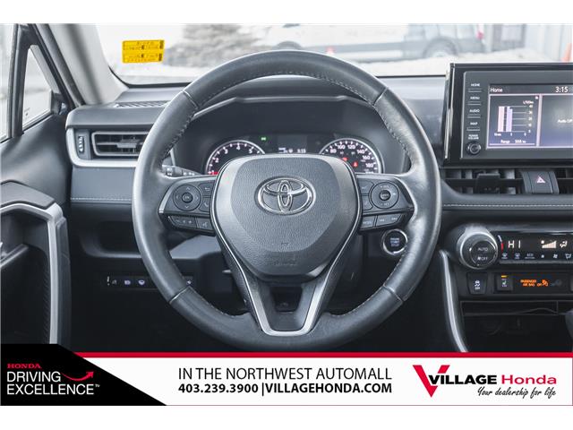 2021 Toyota RAV4 XLE (Stk: B9018) in Calgary - Image 16 of 33