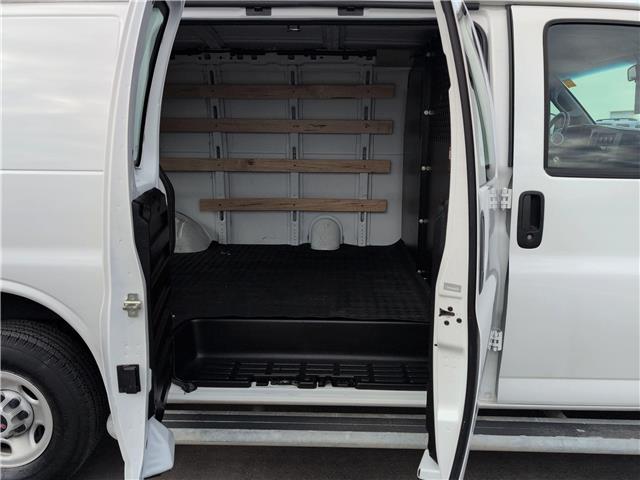 2023 GMC Savana 2500 Work Van (Stk: C1672) in Lethbridge - Image 12 of 22