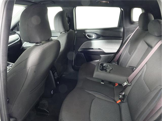 2025 Jeep Compass Sport (Stk: L637) in Calgary - Image 11 of 20