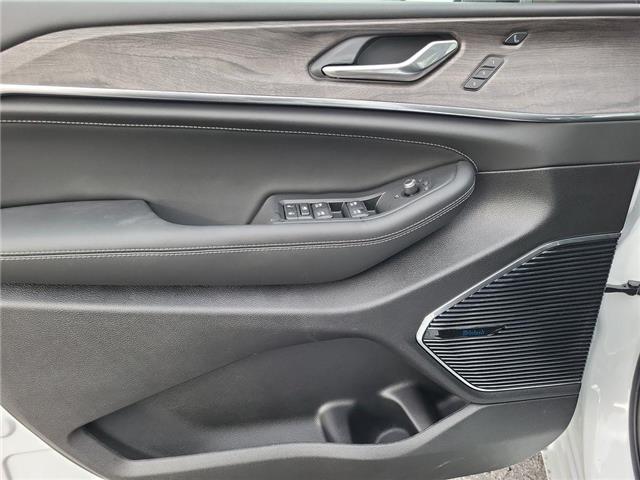 2025 Jeep Grand Cherokee Overland (Stk: 250452) in Windsor - Image 11 of 25