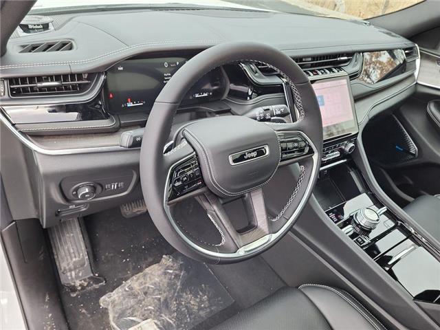 2025 Jeep Grand Cherokee Overland (Stk: 250452) in Windsor - Image 12 of 25