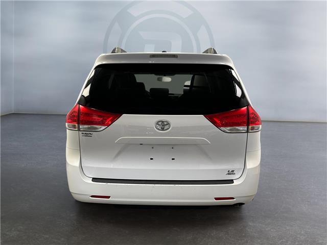 2014 Toyota Sienna LE (Stk: 300216) in Lethbridge - Image 4 of 15