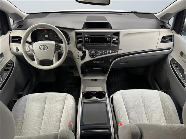 2014 Toyota Sienna LE (Stk: 300216) in Lethbridge - Image 10 of 15