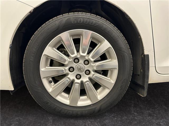 2014 Toyota Sienna LE (Stk: 300216) in Lethbridge - Image 14 of 15