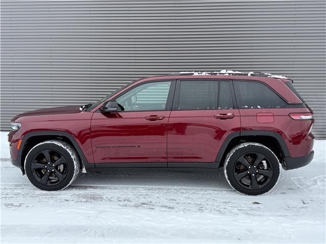 2024 Jeep Grand Cherokee Laredo (Stk: 249923) in London - Image 3 of 26