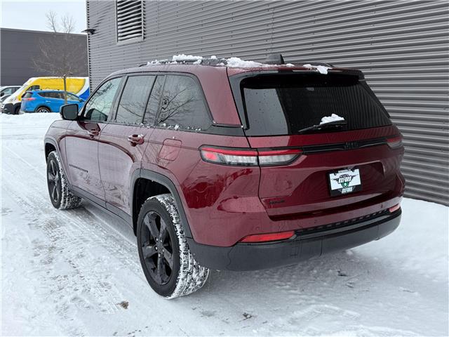 2024 Jeep Grand Cherokee Laredo (Stk: 249923) in London - Image 4 of 26