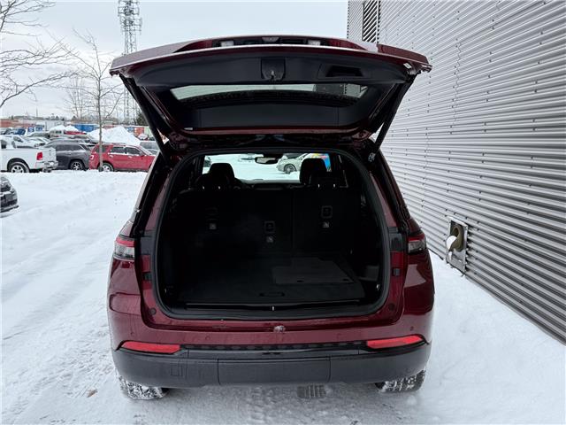2024 Jeep Grand Cherokee Laredo (Stk: 249923) in London - Image 6 of 26