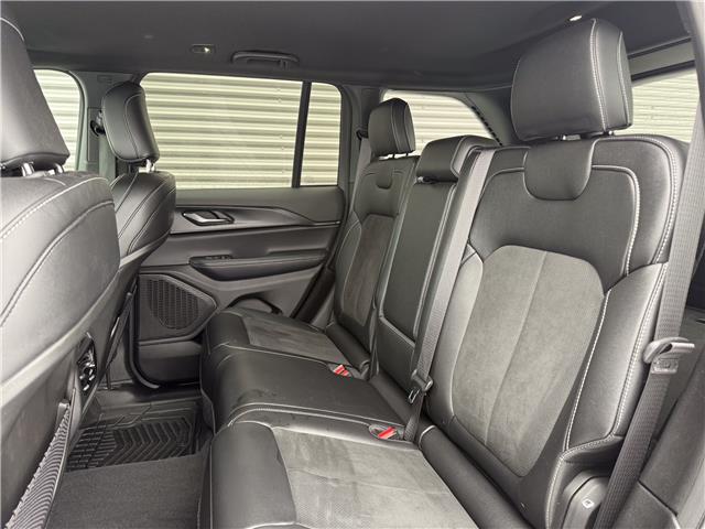 2024 Jeep Grand Cherokee Laredo (Stk: 249923) in London - Image 11 of 26