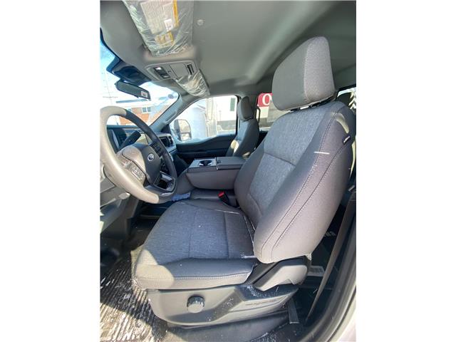 2026 Ford F-550 Chassis  (Stk: 2600490) in Ottawa - Image 8 of 24