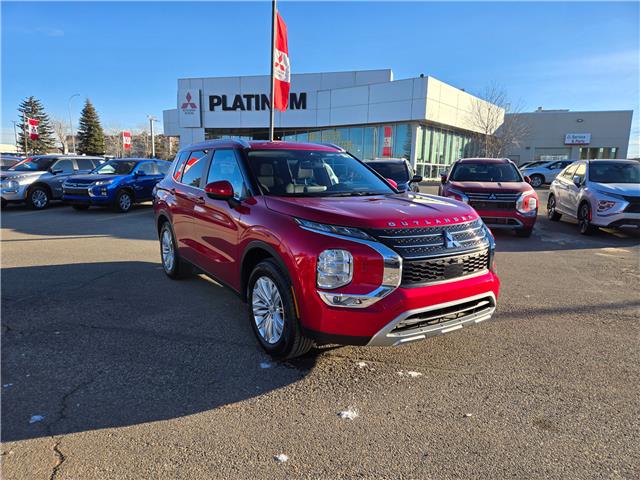 2022 Mitsubishi Outlander SE (Stk: T6013A) in Calgary - Image 1 of 26