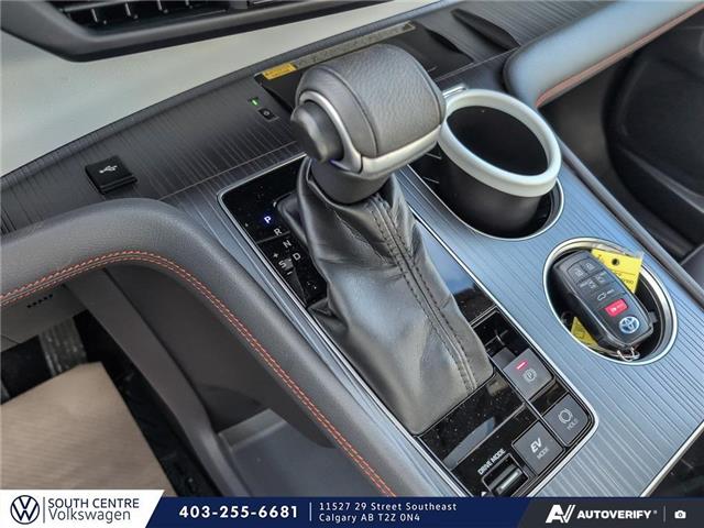 2022 Toyota Sienna XSE 7-Passenger (Stk: SU7702) in Calgary - Image 17 of 24 2022 Toyota Sienna XSE 7-Passenger (Stk: SU7702) in Calgary - Image 17 of 24