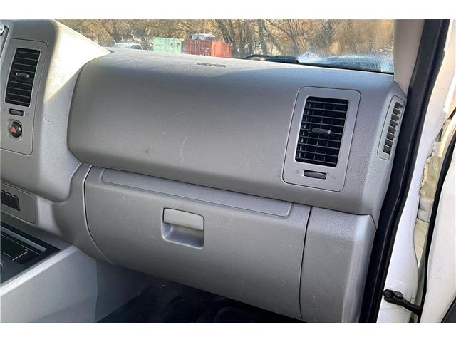 2014 Nissan NV Cargo NV2500 HD SV V6 (Stk: NI5640) in Cranbrook - Image 13 of 23