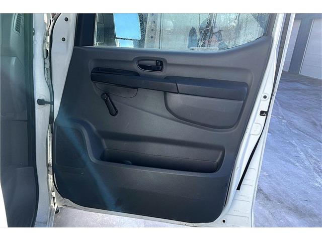 2014 Nissan NV Cargo NV2500 HD SV V6 (Stk: NI5640) in Cranbrook - Image 15 of 23