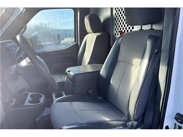 2014 Nissan NV Cargo NV2500 HD SV V6 (Stk: NI5640) in Cranbrook - Image 17 of 23