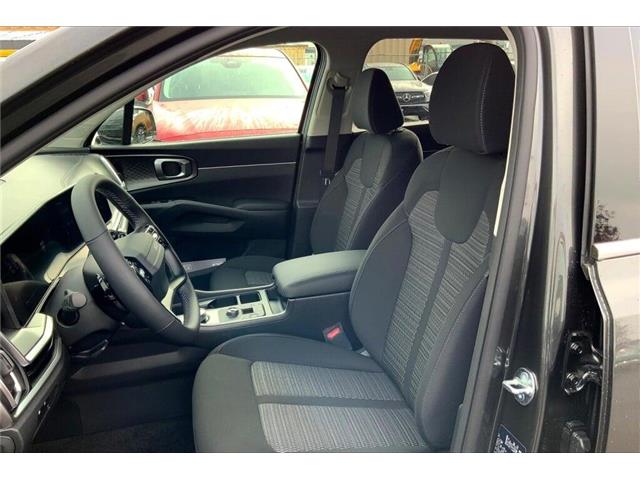 2026 Kia Sorento Plug-In Hybrid LX (Stk: TSR8931) in Sherwood Park - Image 9 of 13