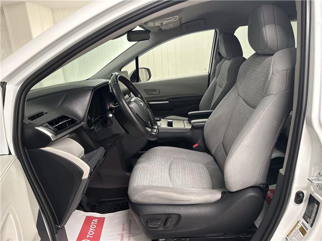 2022 Toyota Sienna LE 8-Passenger (Stk: 11105630A) in Markham - Image 15 of 31