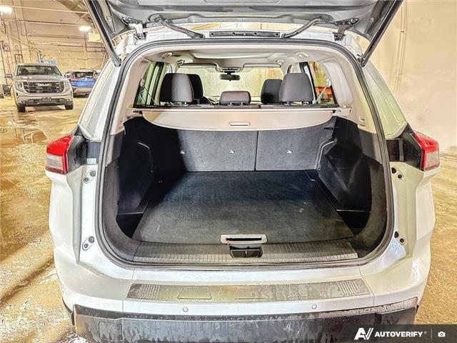 2024 Nissan Rogue SV Moonroof (Stk: UC6324) in Thunder Bay - Image 11 of 24