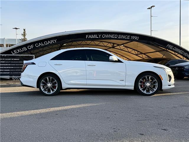 2020 Cadillac CT4 V-Series (Stk: 260254A) in Calgary - Image 2 of 16
