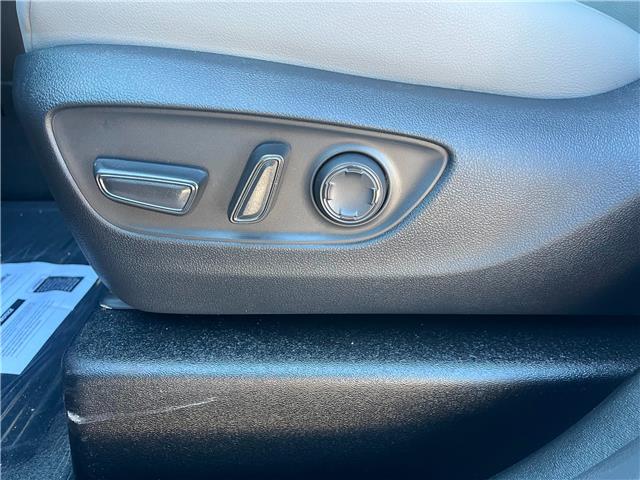 2025 Toyota Sienna XLE 8-Passenger (Stk: MU2392) in London - Image 17 of 18