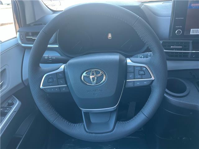2025 Toyota Sienna XLE 8-Passenger (Stk: MU2392) in London - Image 15 of 18