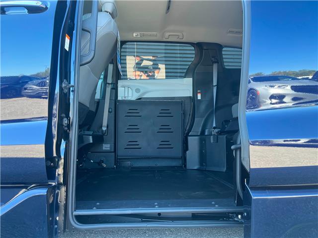 2025 Toyota Sienna XLE 8-Passenger (Stk: MU2392) in London - Image 10 of 18