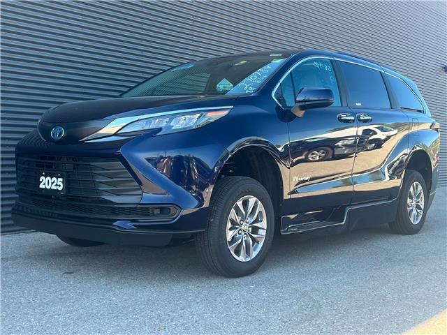 2025 Toyota Sienna XLE 8-Passenger (Stk: MU2392) in London - Image 1 of 18