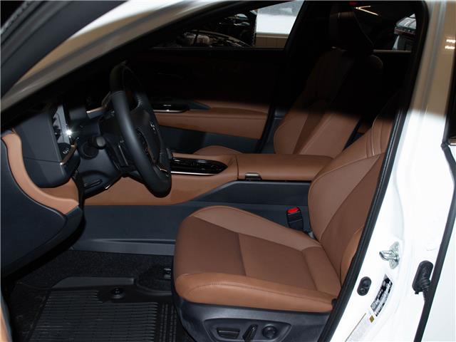 2026 Toyota Crown Signia Limited (Stk: 26587) in Kingston - Image 9 of 15