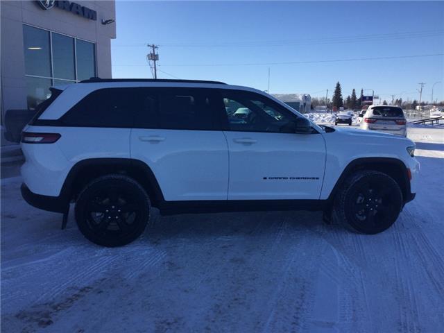 2025 Jeep Grand Cherokee Laredo (Stk: FF078) in Swan River - Image 4 of 19