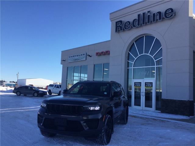 2025 Jeep Grand Cherokee Laredo (Stk: FF075) in Swan River - Image 1 of 19