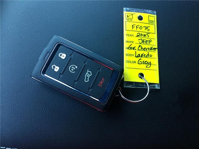 2025 Jeep Grand Cherokee Laredo (Stk: FF075) in Swan River - Image 19 of 19