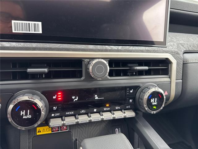2026 Toyota Tacoma Hybrid Base (Stk: T056126) in Cranbrook - Image 17 of 21