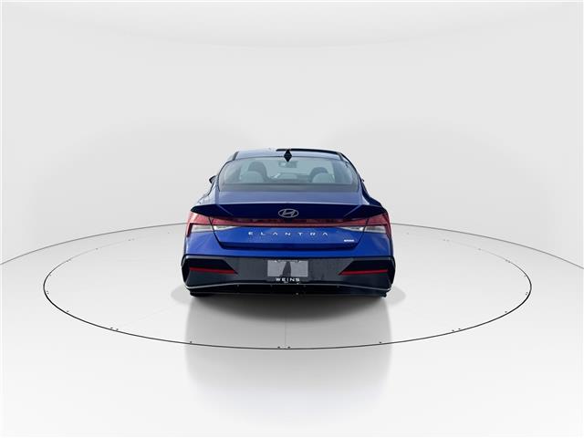 2025 Hyundai Elantra HEV Luxury w/Two-Tone Interior (Stk: 16U101615) in Markham - Image 7 of 32