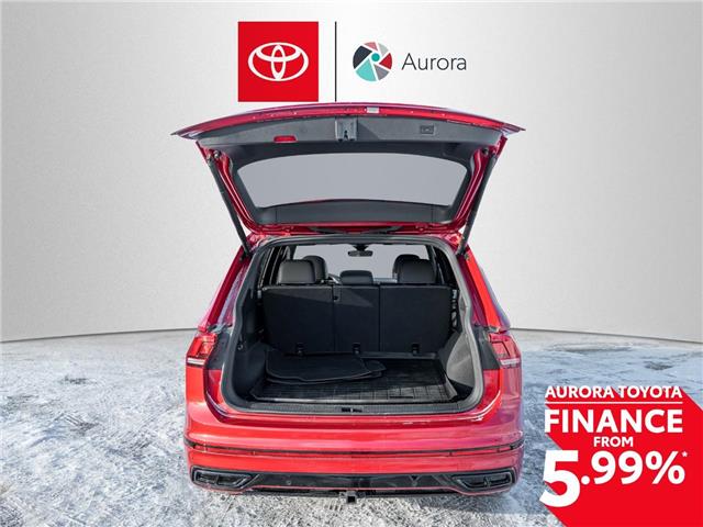 2024 Volkswagen Tiguan Comfortline R-Line Black Edition (Stk: 8420) in Aurora - Image 8 of 25