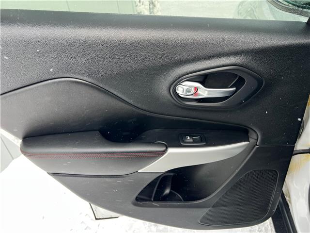 2018 Jeep Cherokee Trailhawk (Stk: 26-258A) in Listowel - Image 17 of 34