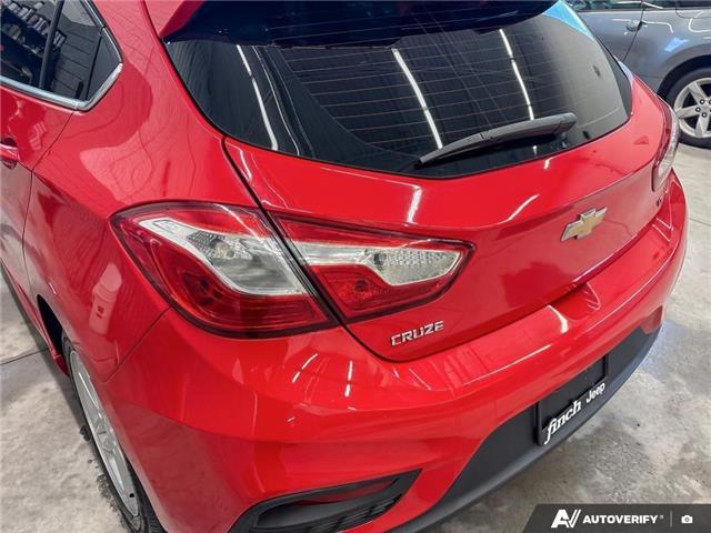 2017 Chevrolet Cruze Hatch LT Auto (Stk: 164842) in London - Image 11 of 26