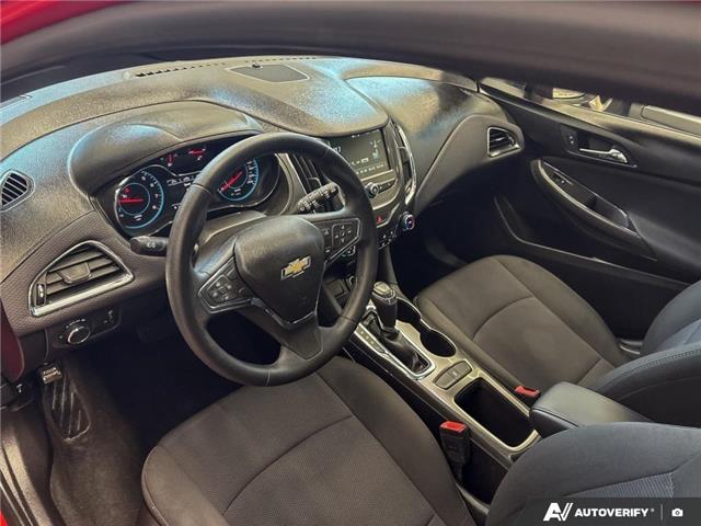 2017 Chevrolet Cruze Hatch LT Auto (Stk: 164842) in London - Image 13 of 26
