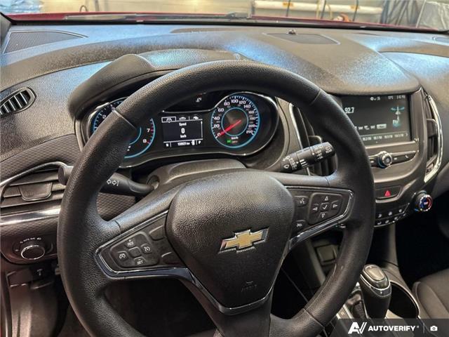 2017 Chevrolet Cruze Hatch LT Auto (Stk: 164842) in London - Image 14 of 26