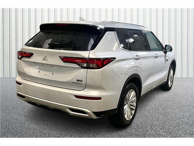 2024 Mitsubishi Outlander Plug-In Hybrid LE (Stk: 25P4194A) in Cranbrook - Image 2 of 29