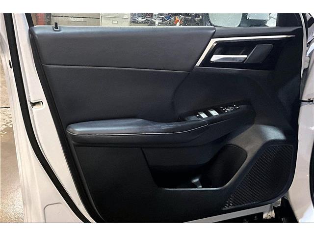 2024 Mitsubishi Outlander Plug-In Hybrid LE (Stk: 25P4194A) in Cranbrook - Image 16 of 29