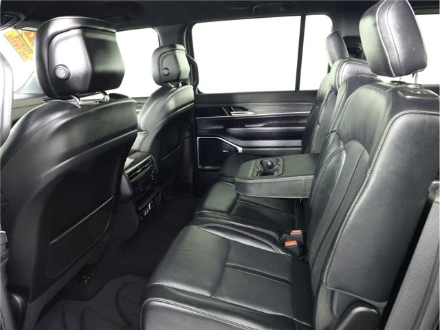 2022 Jeep Wagoneer Series II (Stk: 25J226A) in Calgary - Image 12 of 24